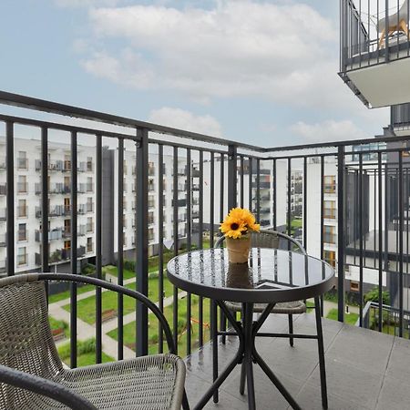 Cozy Apartment With Parking Bakalarska By Noclegi Renters Варшава Екстер'єр фото