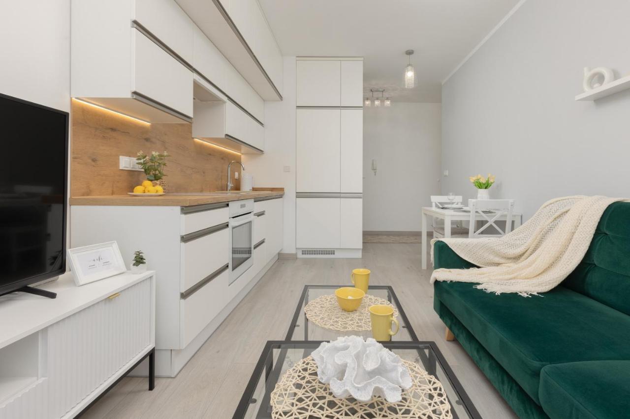 Cozy Apartment With Parking Bakalarska By Noclegi Renters Варшава Екстер'єр фото