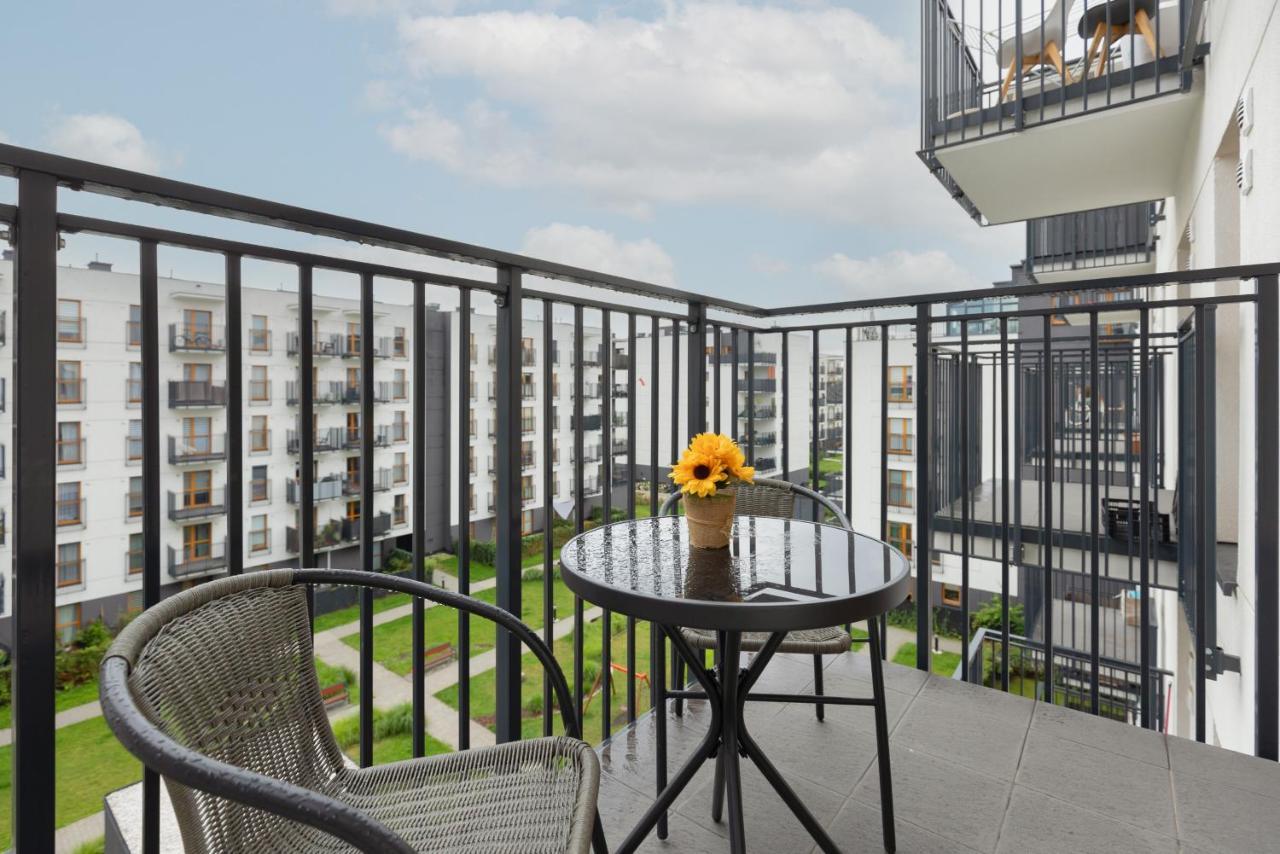 Cozy Apartment With Parking Bakalarska By Noclegi Renters Варшава Екстер'єр фото